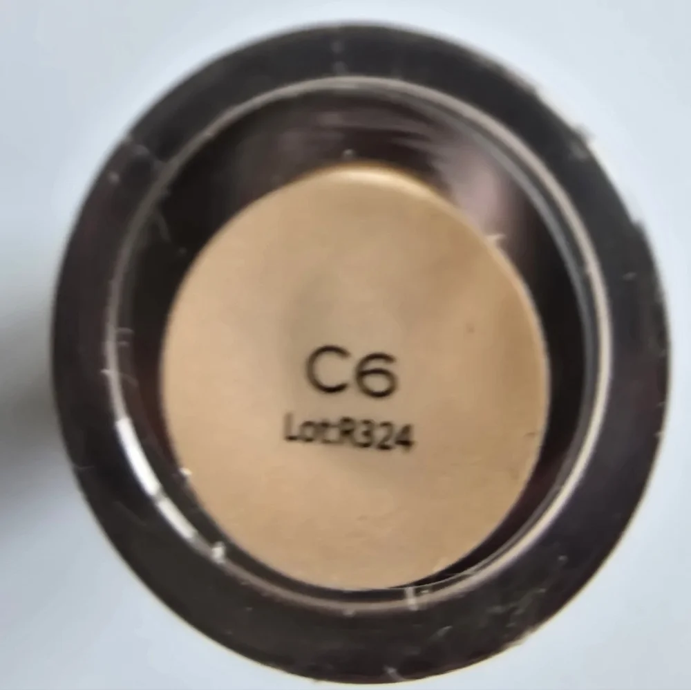 Makeup Revolution Beauty Conceal & Define Infinite Concealer XL, C6 New SEALED